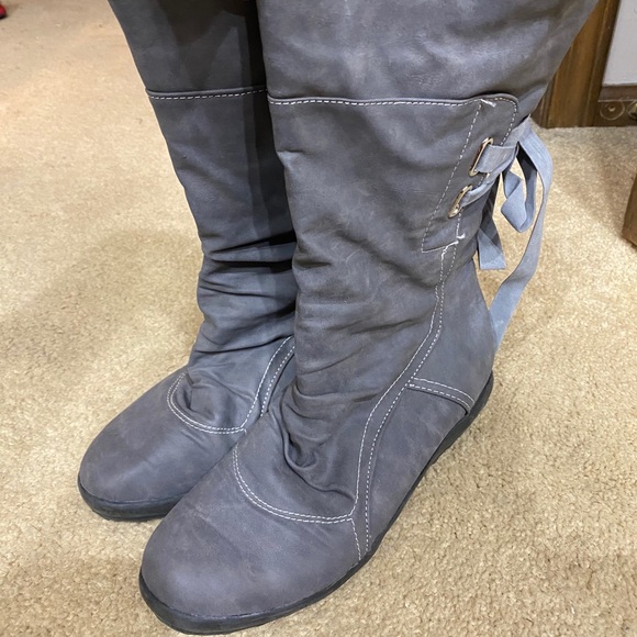 Gray boots - Picture 1 of 2